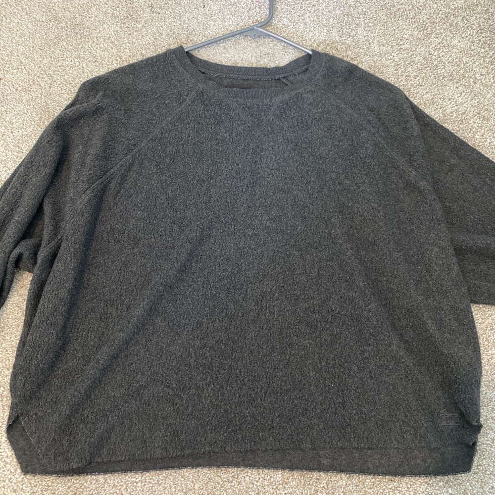 billabong size small grey sweater